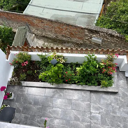 Dona Guest house